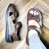 Sandale scratch en cuir marron